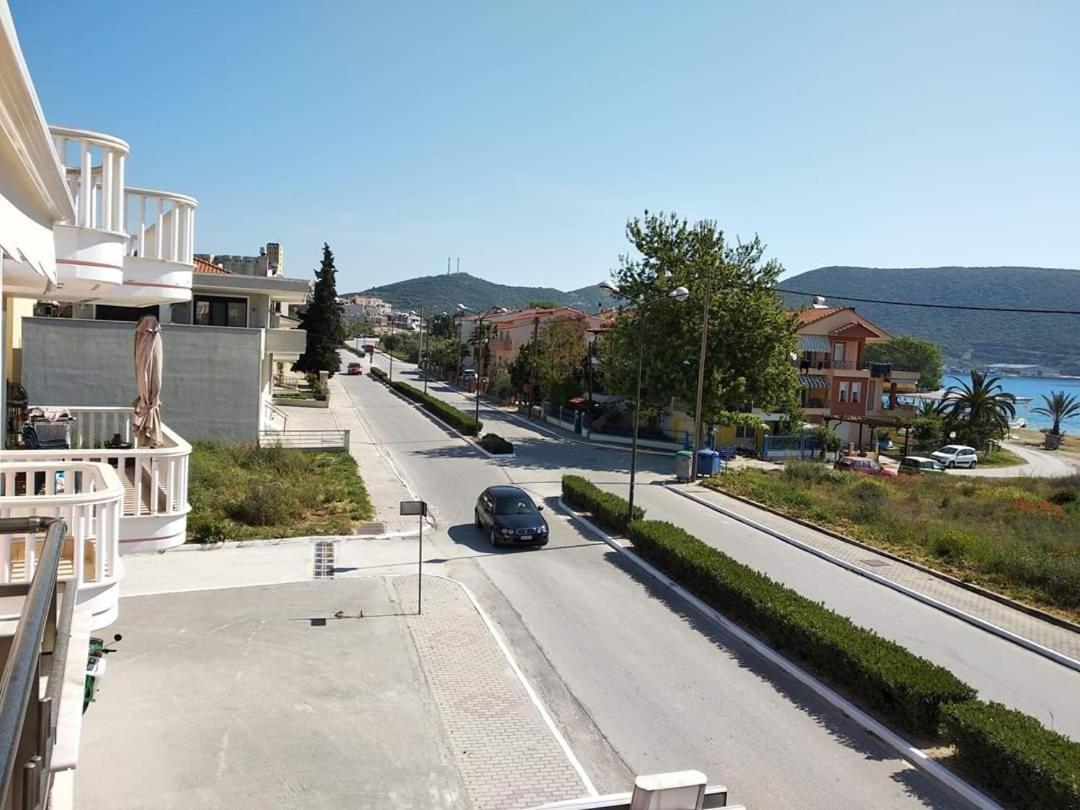 Myrsini'S Sea View Apartment Nea Peramos  Exterior photo